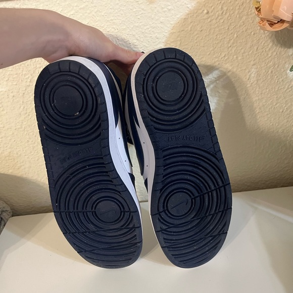 nike court borough - Picture 5 of 5